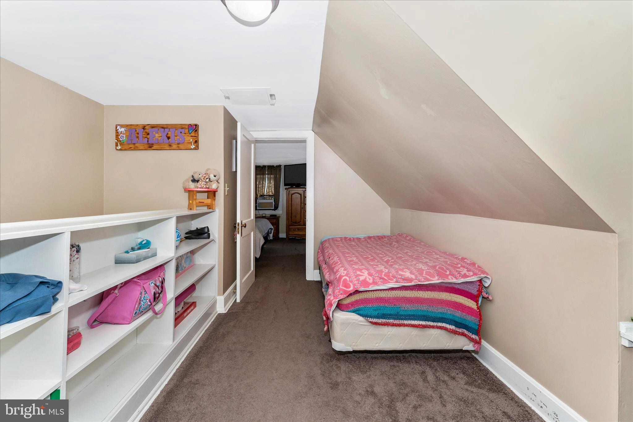 1052 FAIRVIEW ROAD