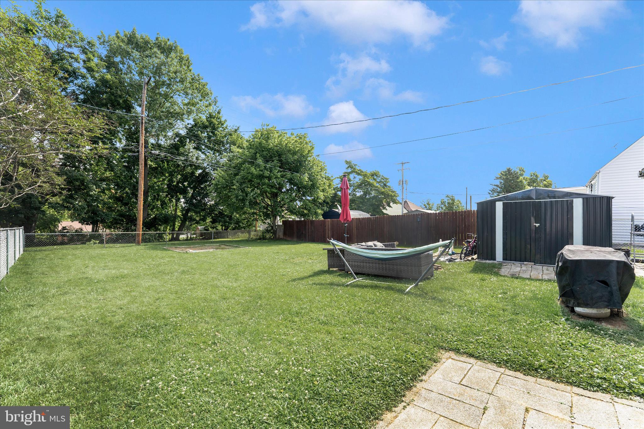 1052 FAIRVIEW ROAD