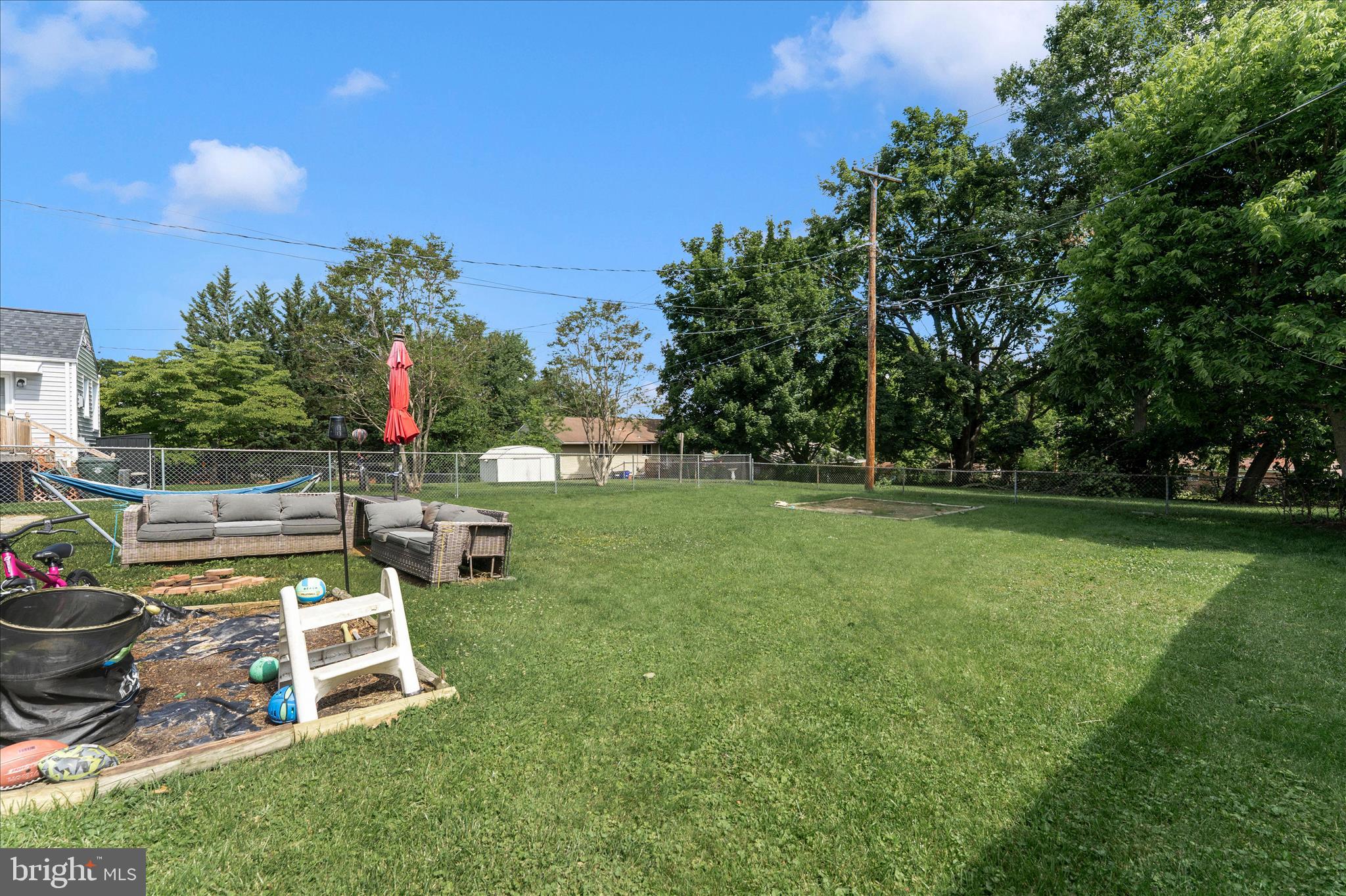 1052 FAIRVIEW ROAD