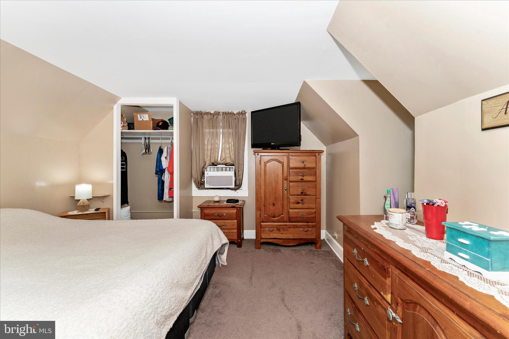 1052 FAIRVIEW ROAD