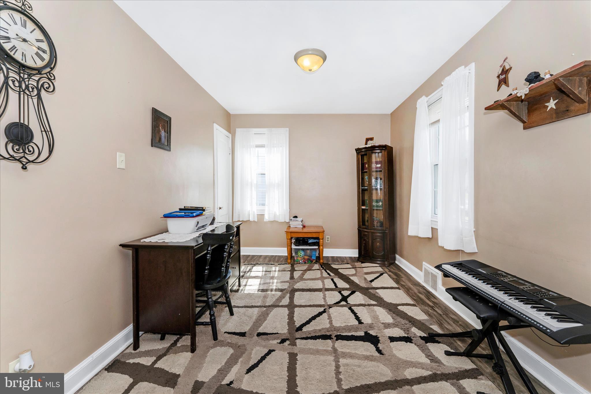 1052 FAIRVIEW ROAD