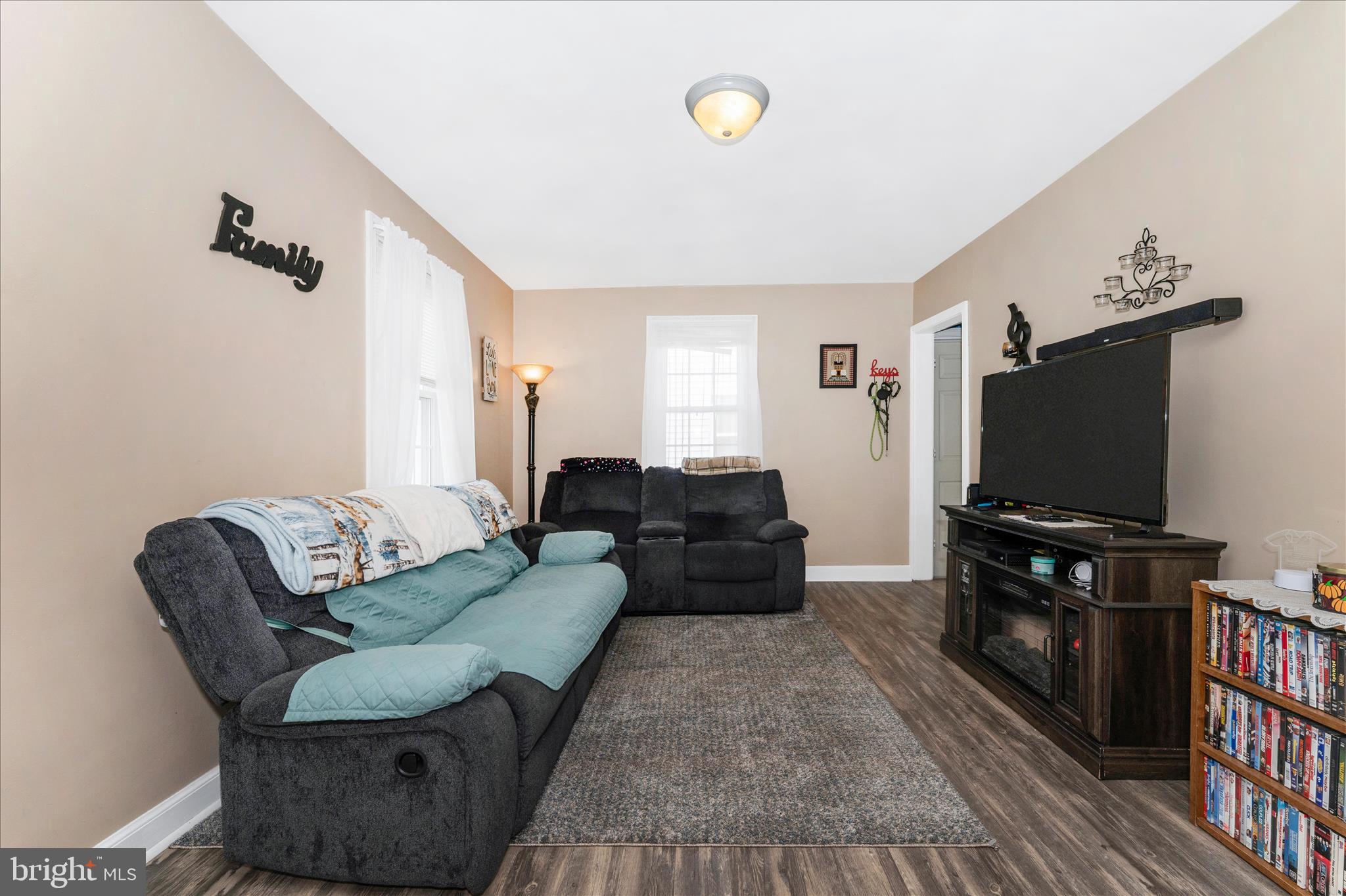 1052 FAIRVIEW ROAD