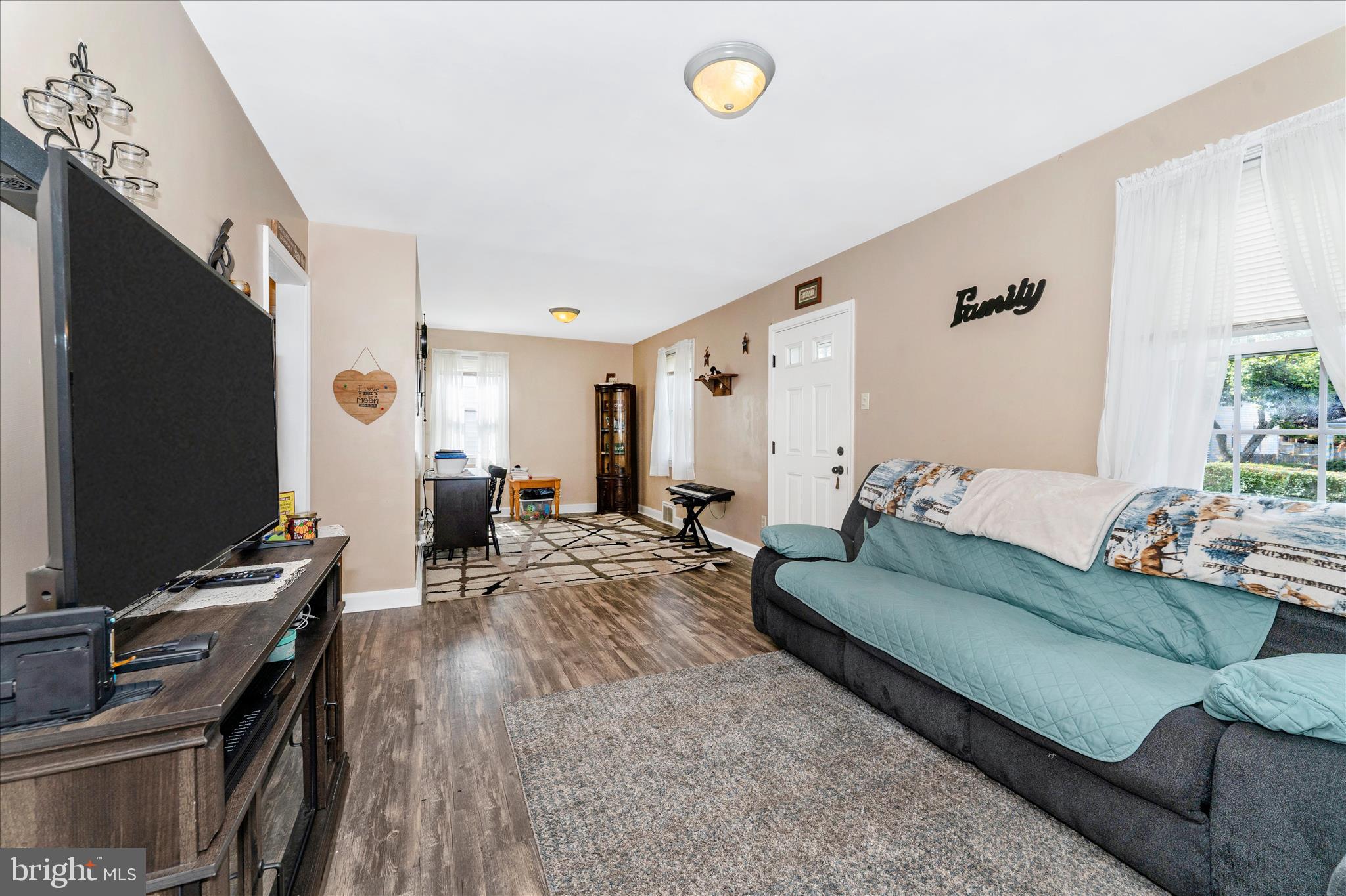 1052 FAIRVIEW ROAD