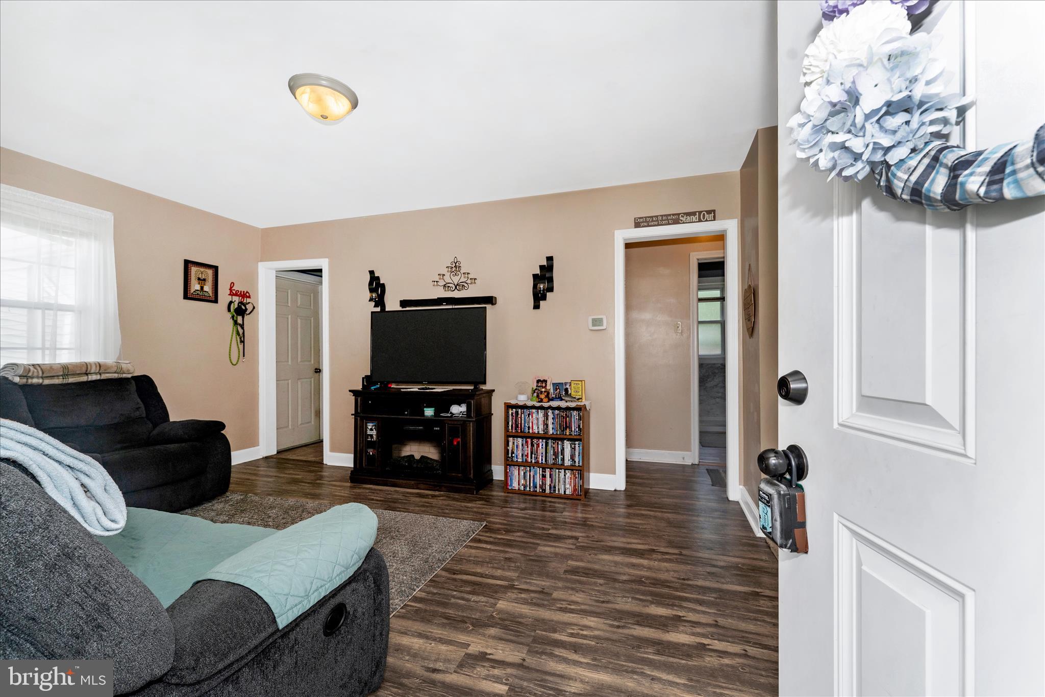1052 FAIRVIEW ROAD