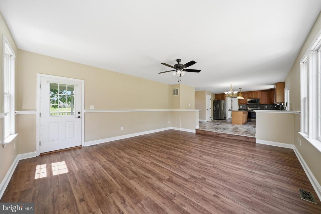 5325 HOLLOW TREE LANE
