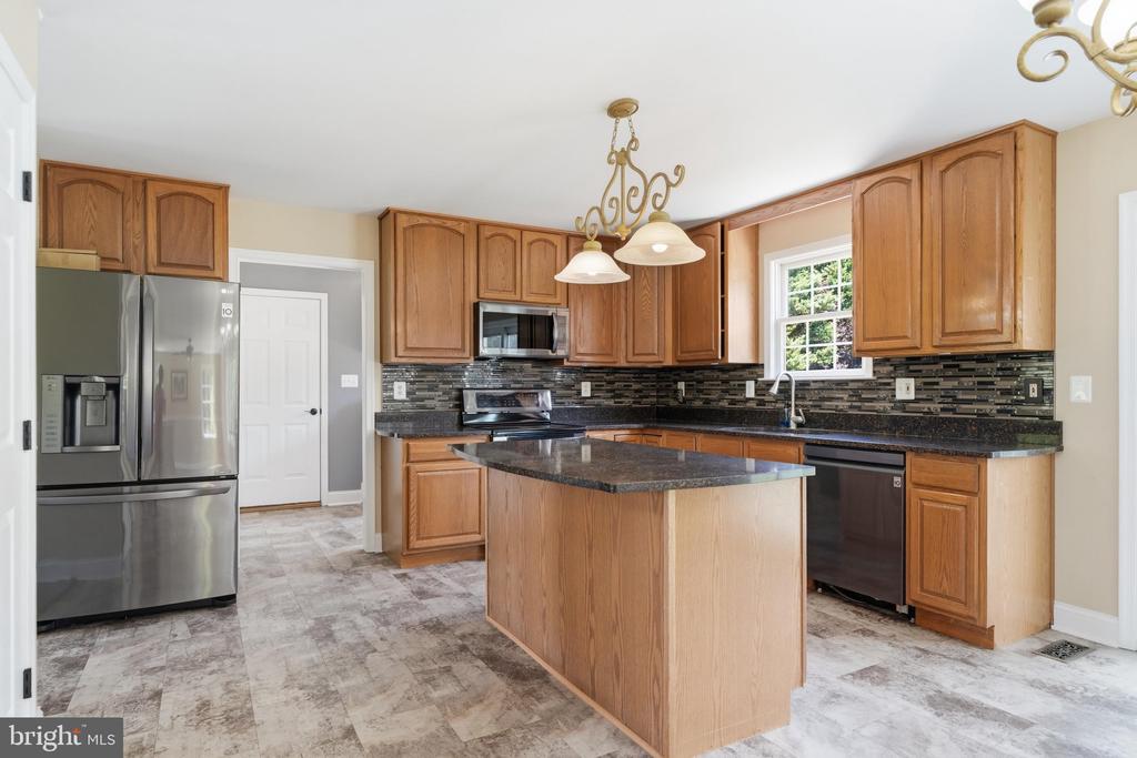 5325 HOLLOW TREE LANE