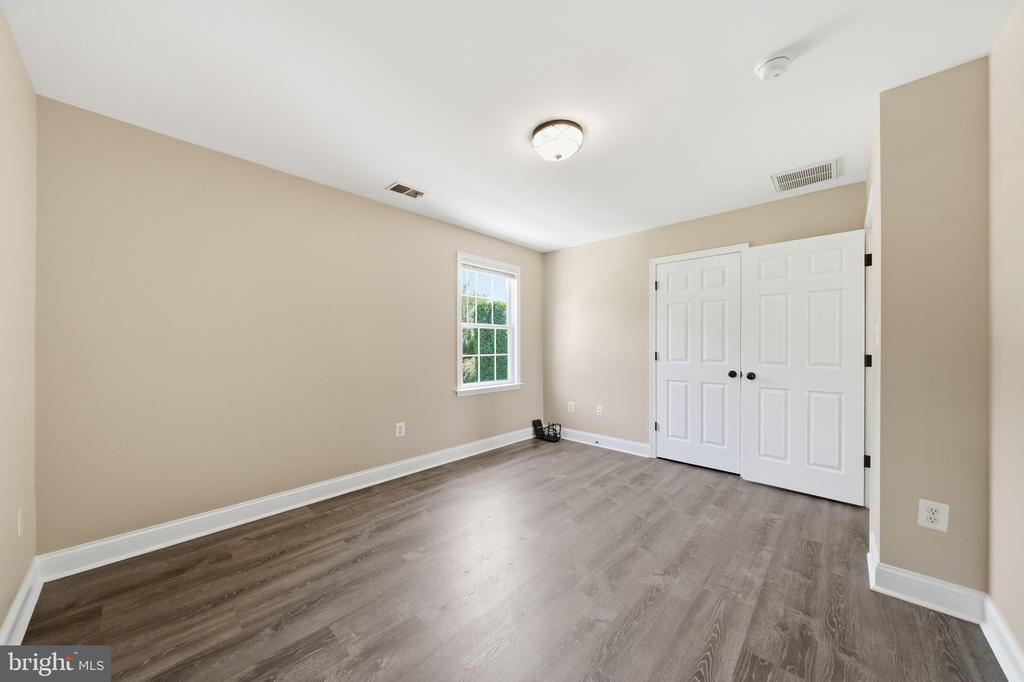 5325 HOLLOW TREE LANE