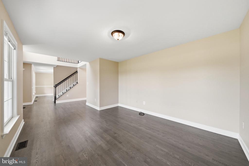 5325 HOLLOW TREE LANE