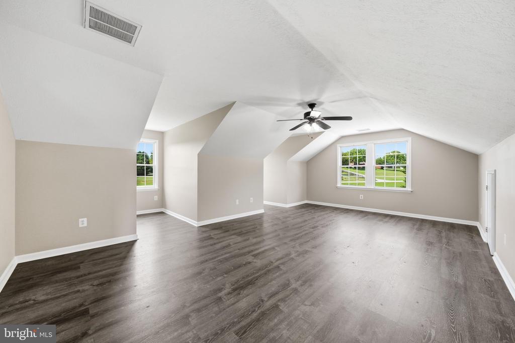 5325 HOLLOW TREE LANE
