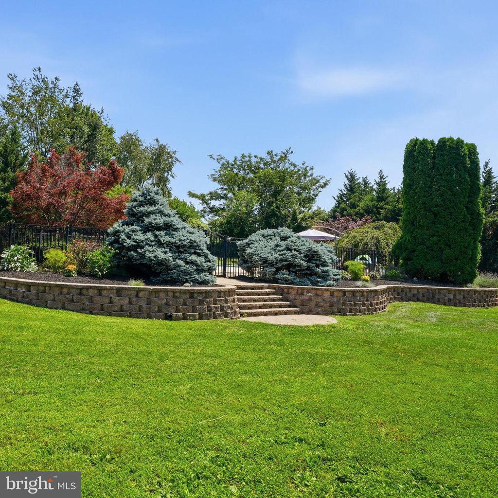 5325 HOLLOW TREE LANE