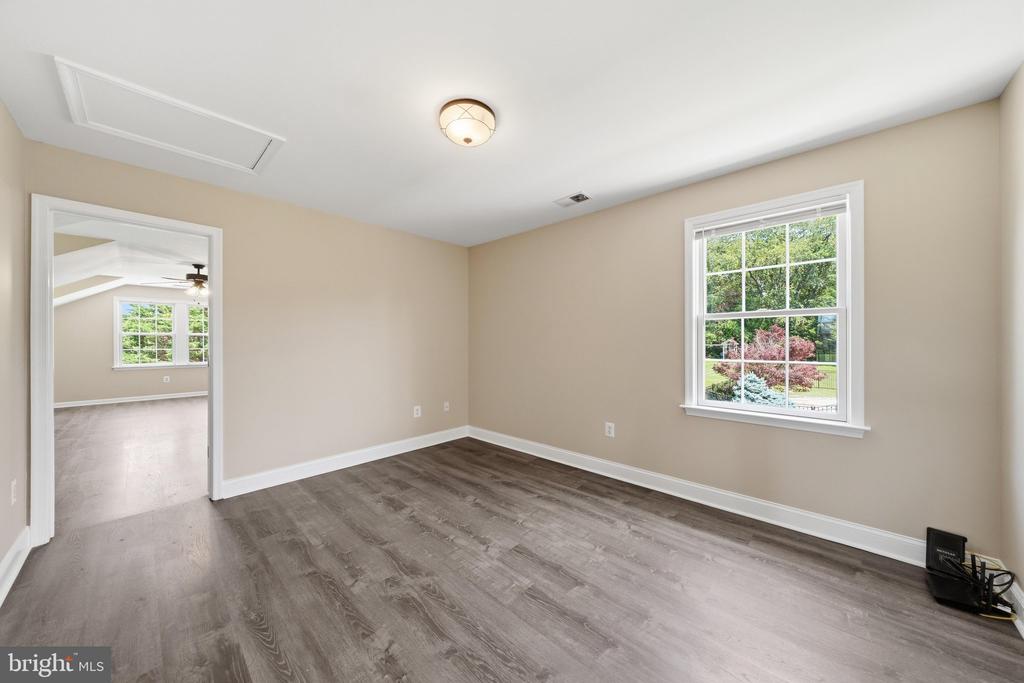 5325 HOLLOW TREE LANE