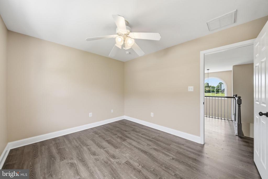 5325 HOLLOW TREE LANE