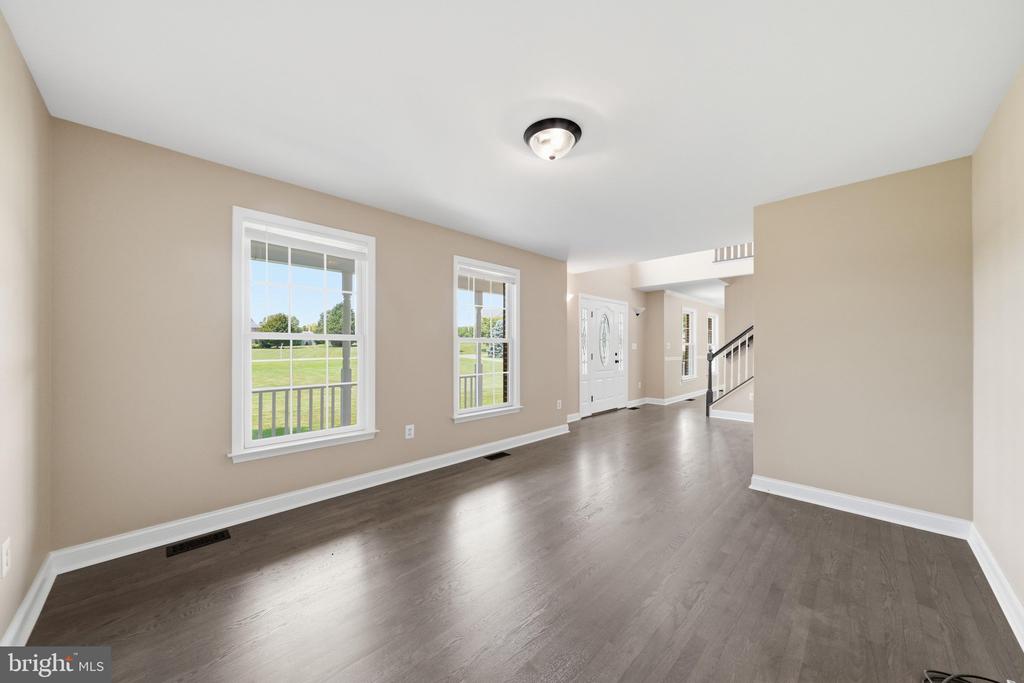 5325 HOLLOW TREE LANE