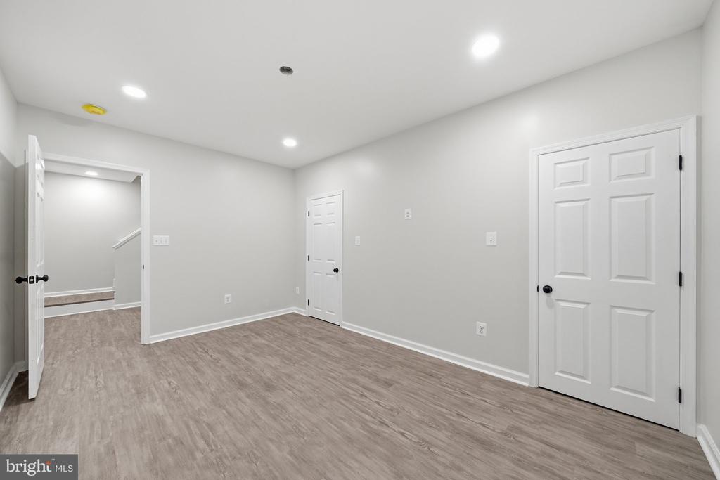 5325 HOLLOW TREE LANE
