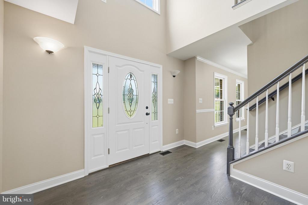 5325 HOLLOW TREE LANE