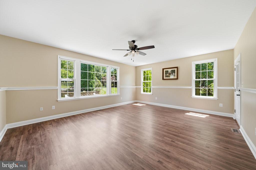 5325 HOLLOW TREE LANE