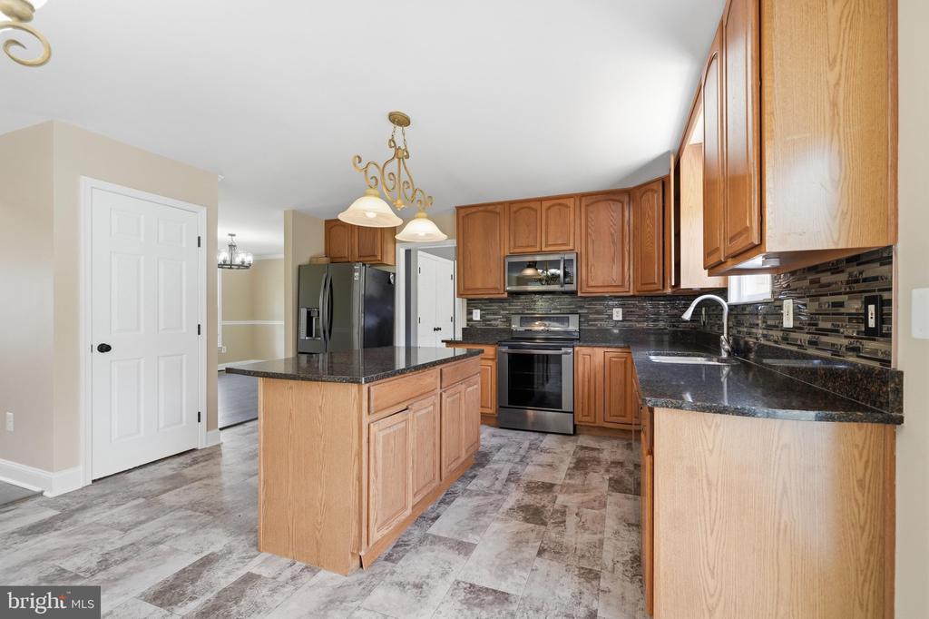 5325 HOLLOW TREE LANE