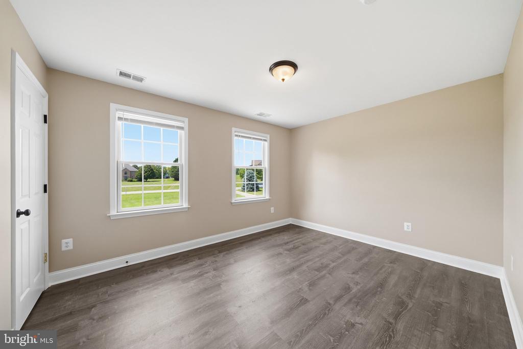 5325 HOLLOW TREE LANE