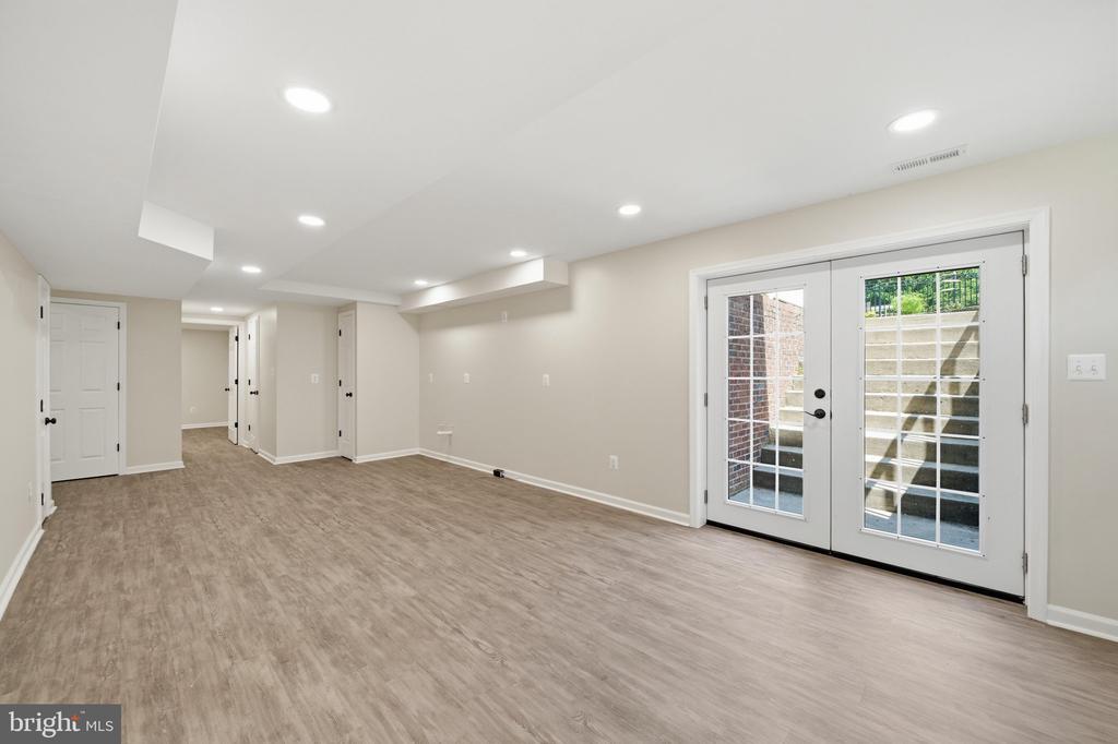 5325 HOLLOW TREE LANE