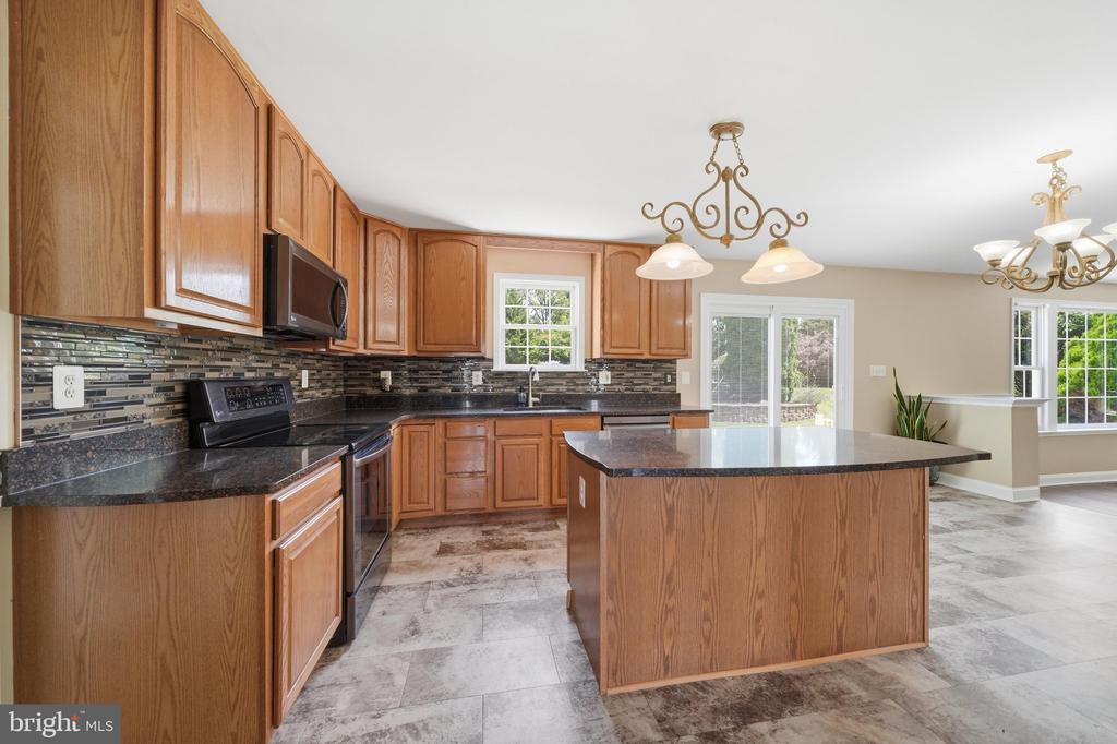 5325 HOLLOW TREE LANE