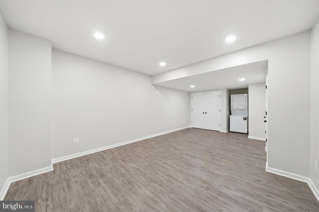 5325 HOLLOW TREE LANE