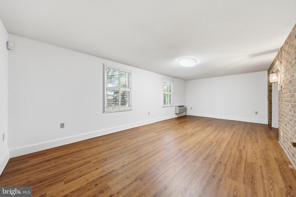 18309 WOODSIDE DRIVE
