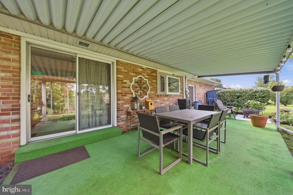 24 SPRINGFIELD LANE