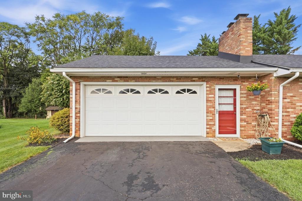 24 SPRINGFIELD LANE