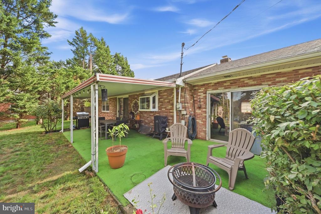 24 SPRINGFIELD LANE
