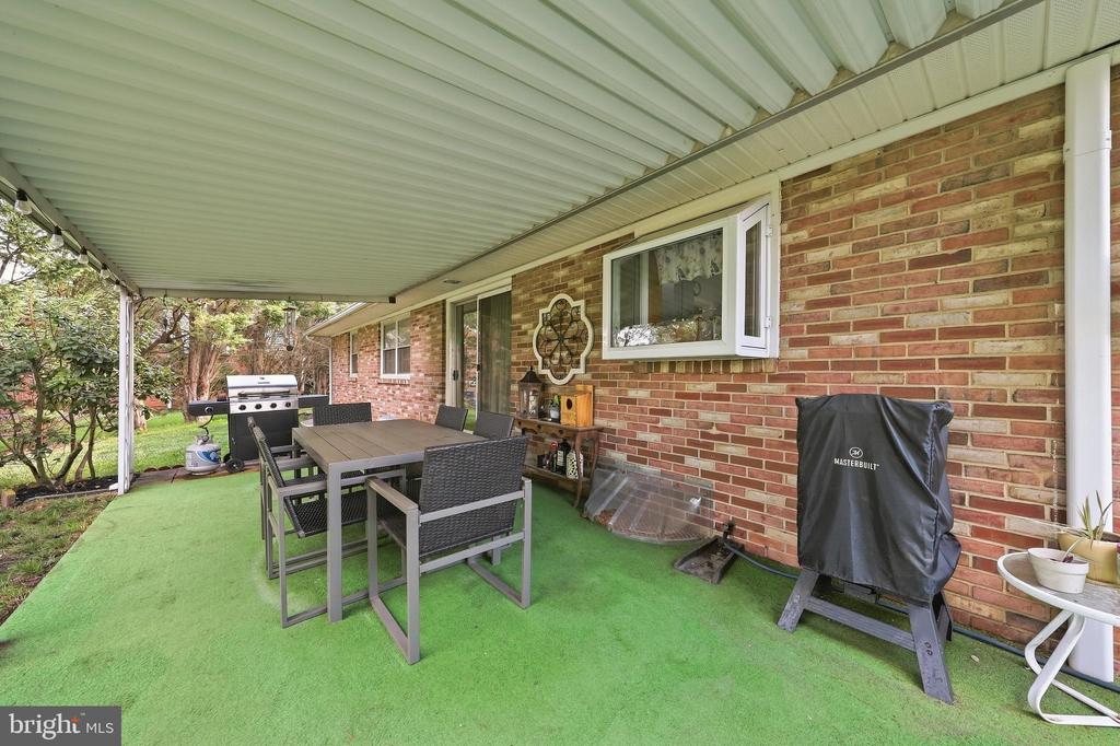 24 SPRINGFIELD LANE
