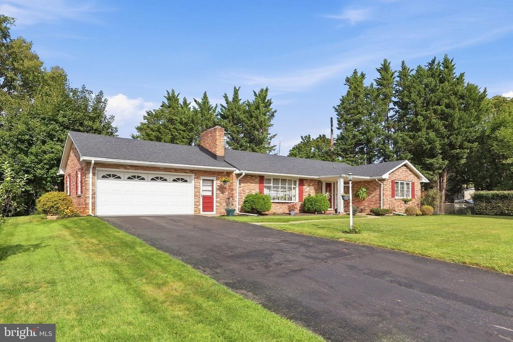 24 SPRINGFIELD LANE