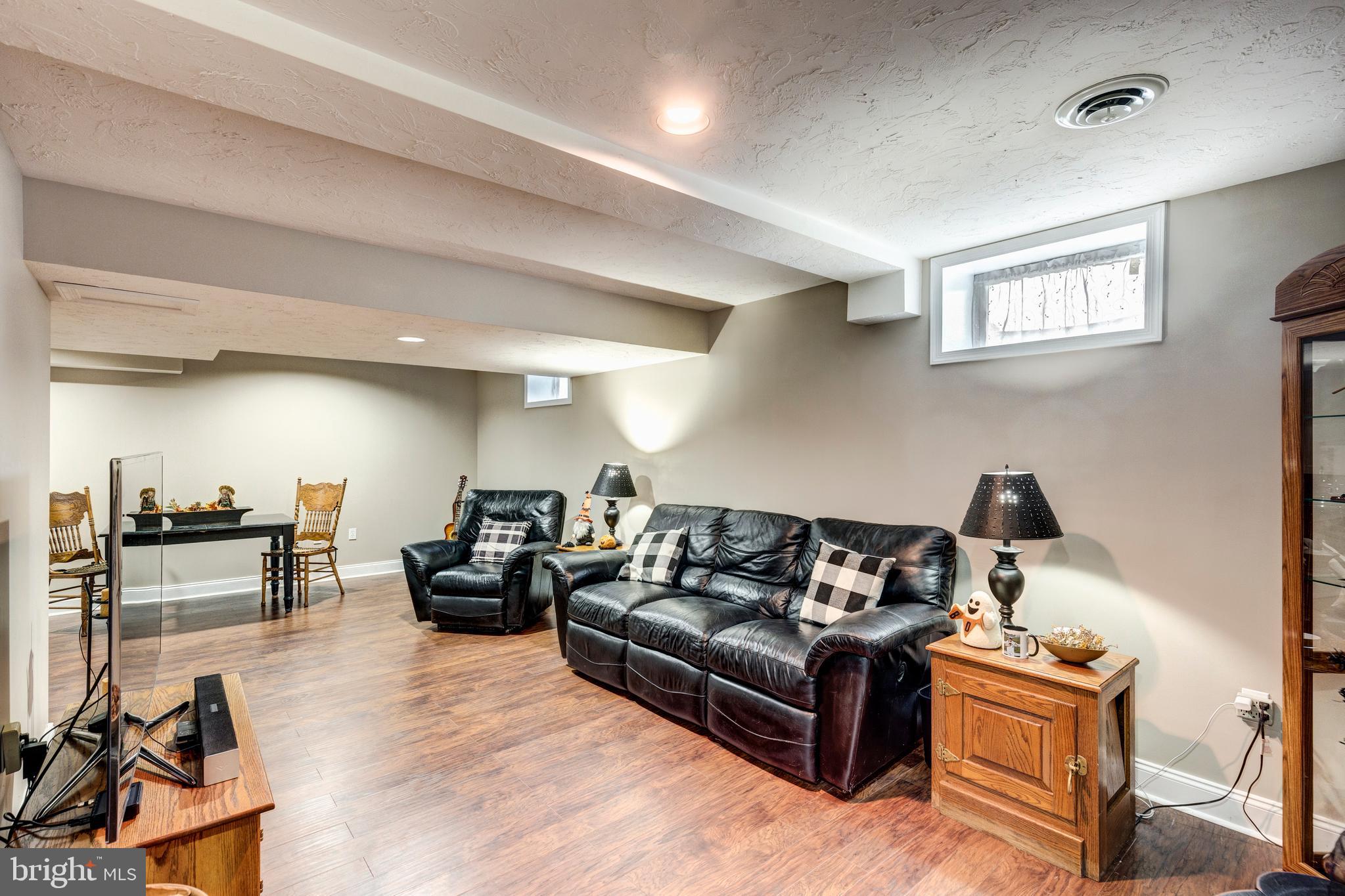 25 S Allwood DRIVE