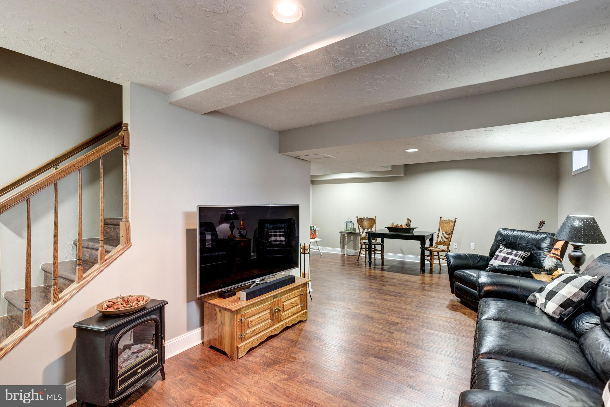 25 S Allwood DRIVE
