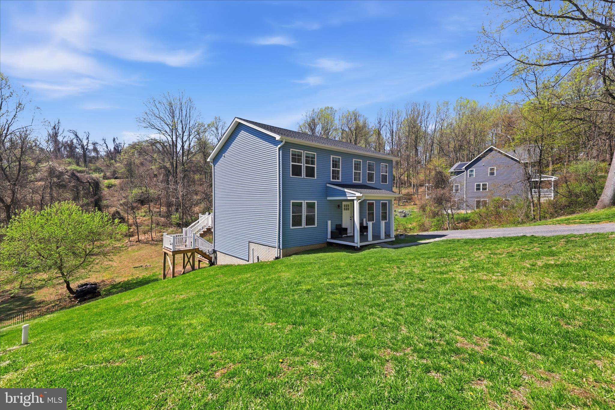 9 BLUE BIRD TRAIL
