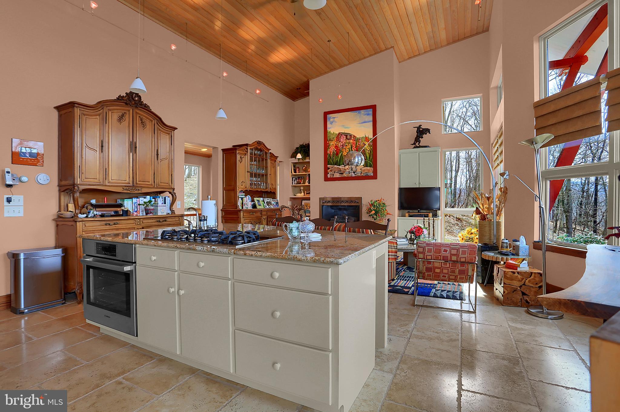 12576 Stone Crest CIRCLE