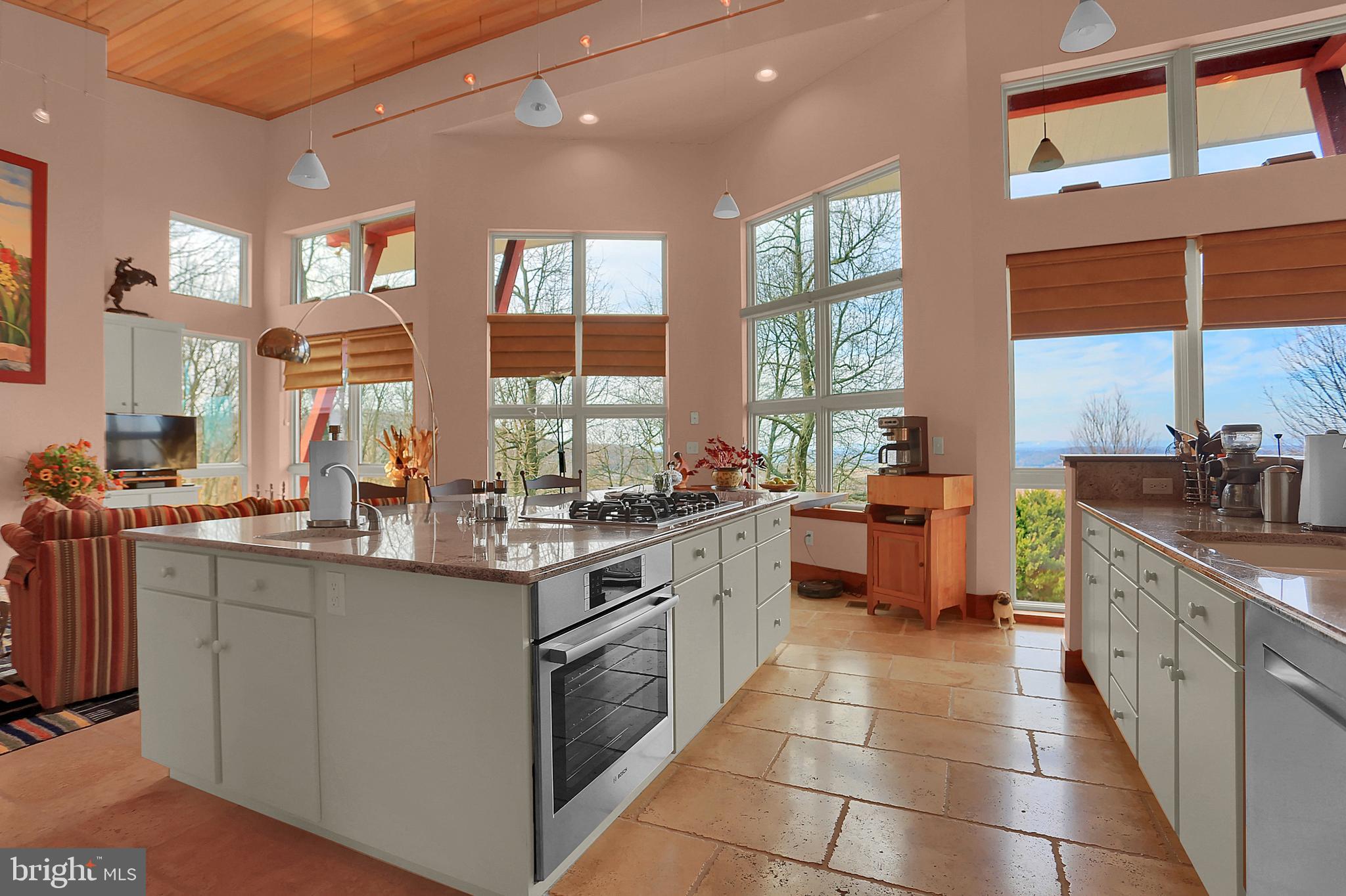 12576 Stone Crest CIRCLE