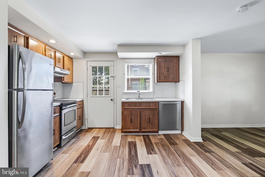 163-165 FAIRVIEW AVENUE AVENUE W