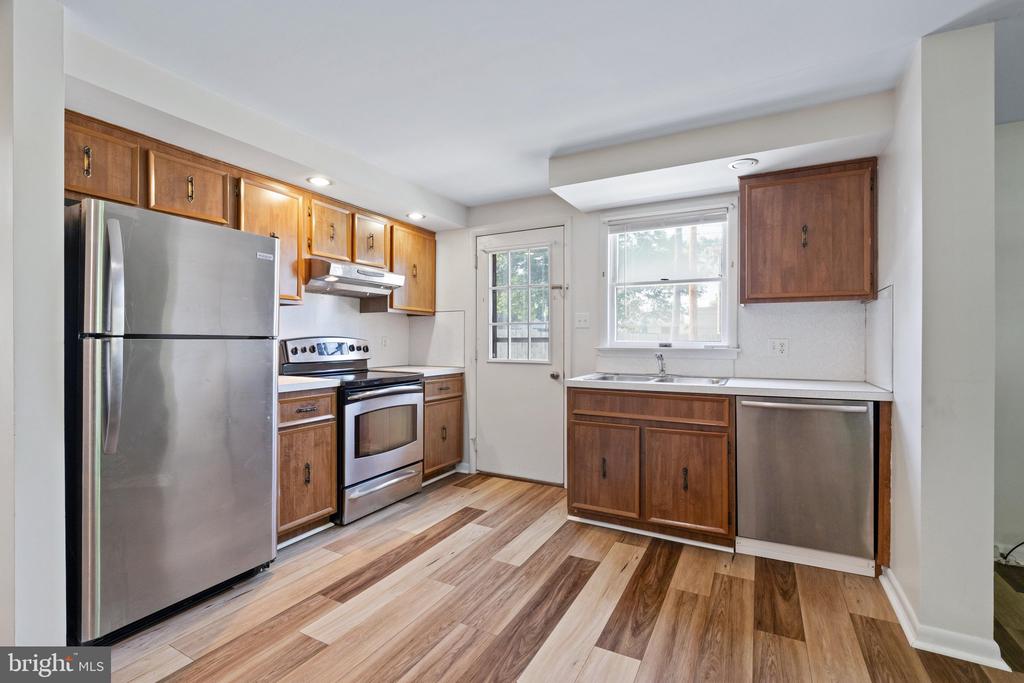 163-165 FAIRVIEW AVENUE AVENUE W