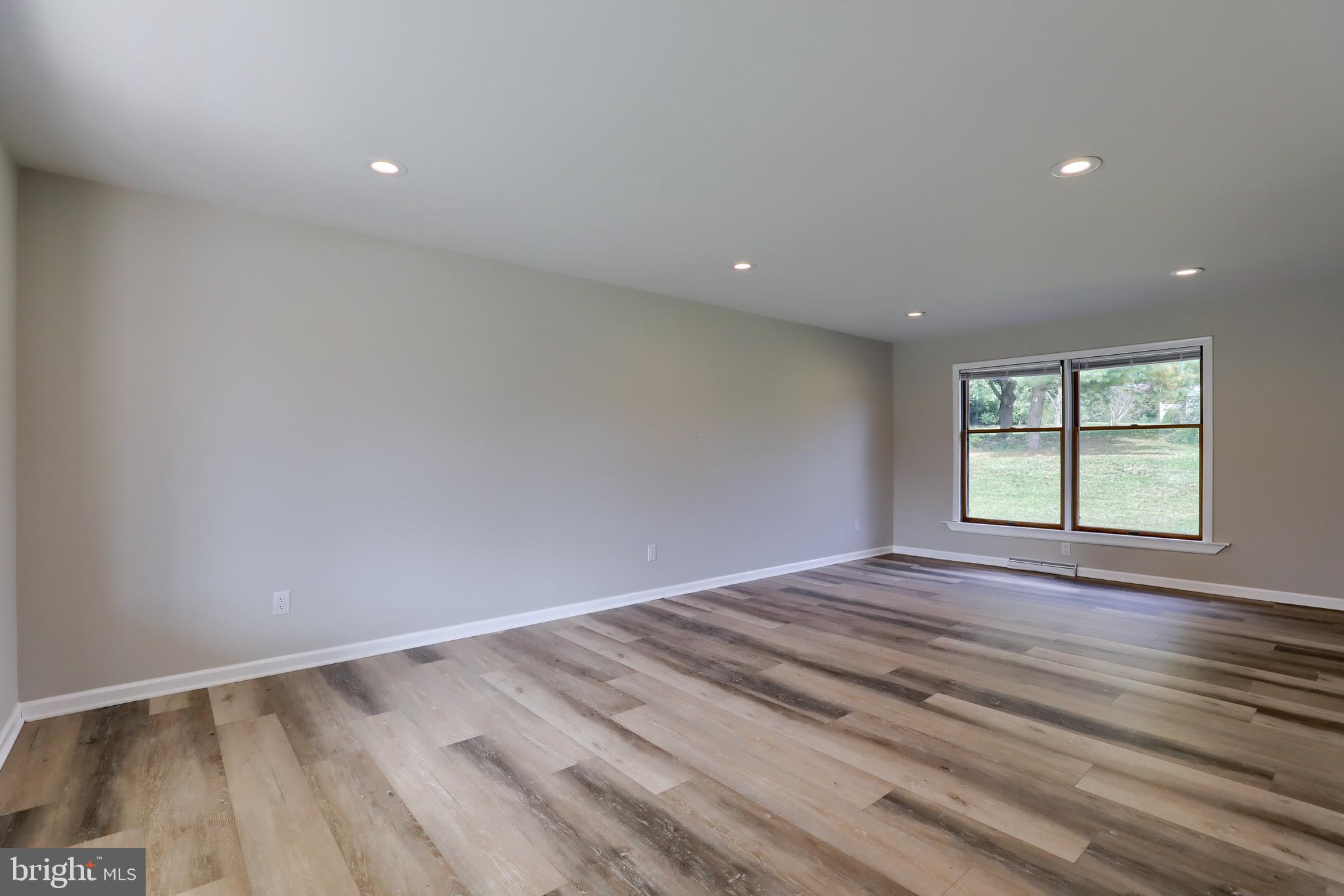 60 Stone Ridge Dr