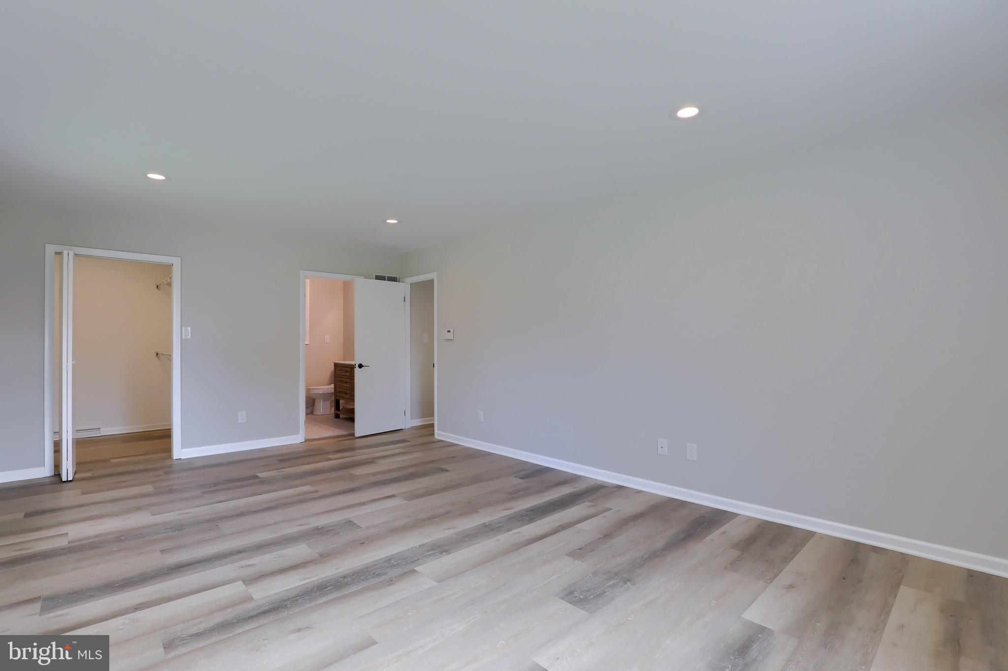 60 Stone Ridge Dr