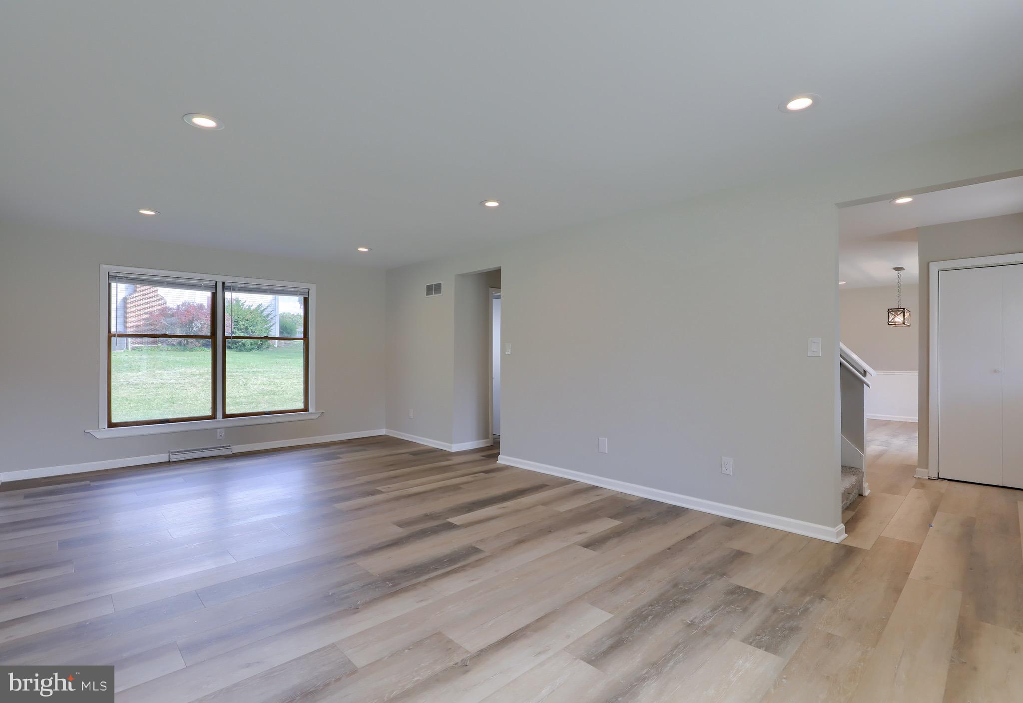 60 Stone Ridge Dr