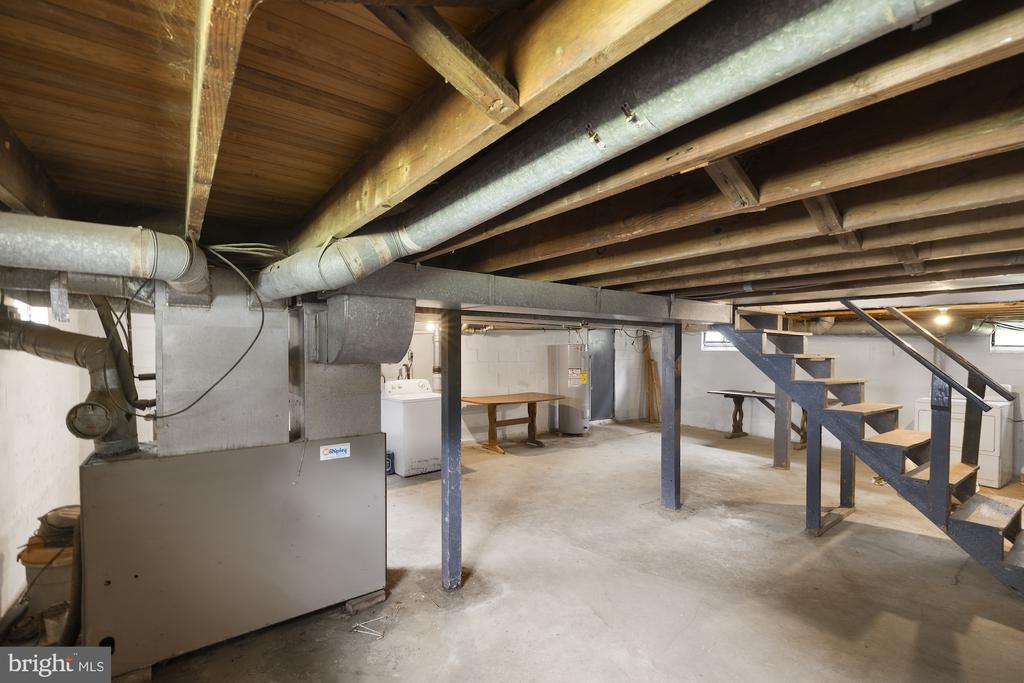 5483 LEHMAN ROAD