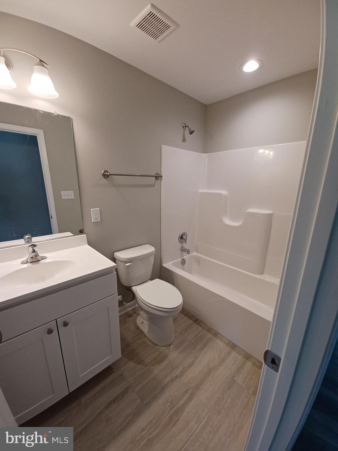 320 Equinox Way East