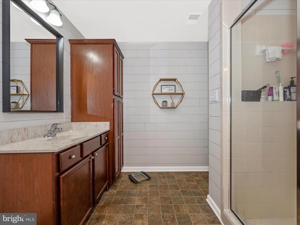 51 Portsmouth Ct N