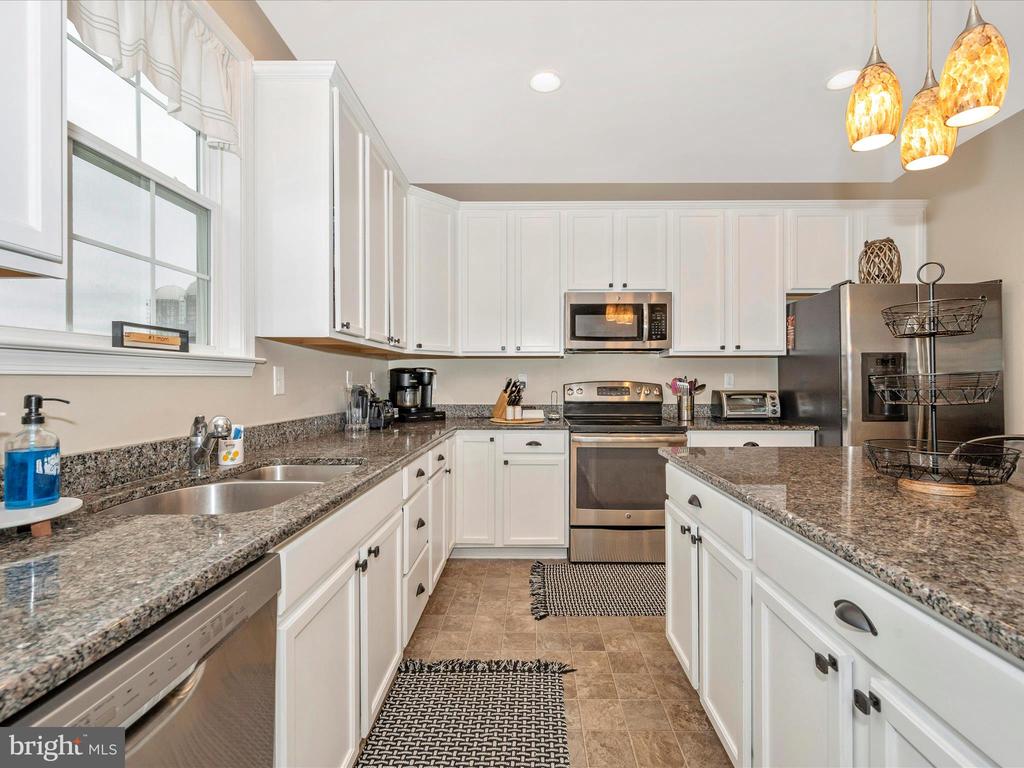 51 Portsmouth Ct N