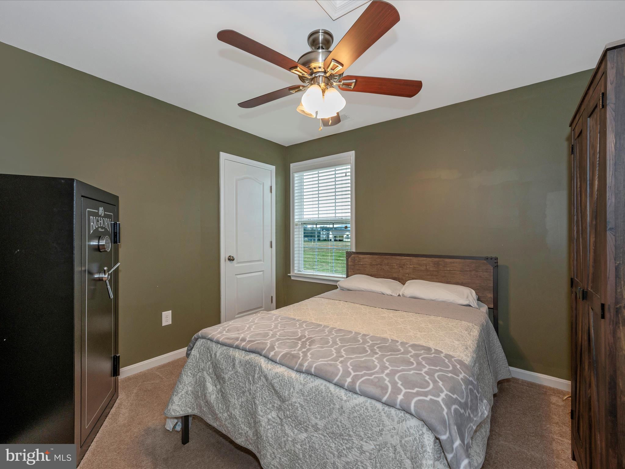 51 Portsmouth Ct N