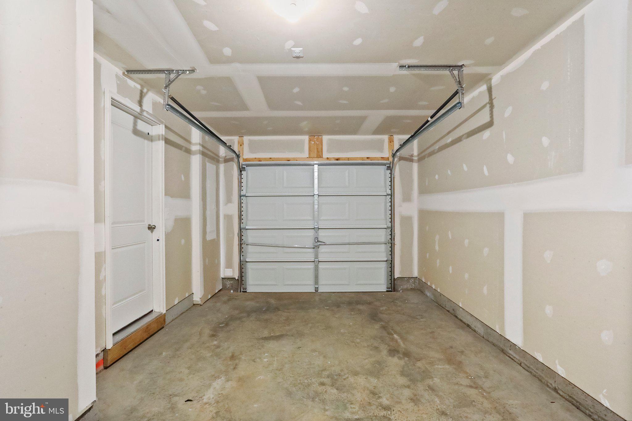 43 ANDOVER CT