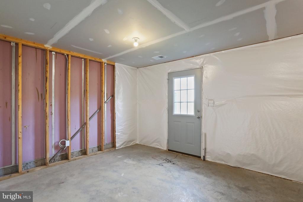 43 ANDOVER CT