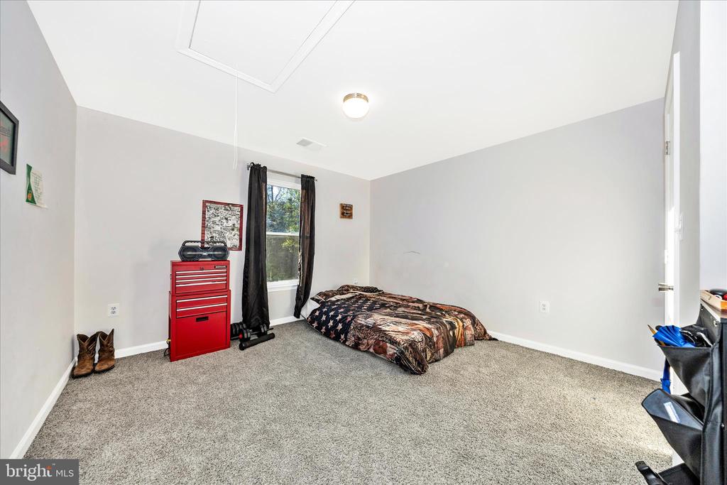 1276 RIPARIAN DRIVE