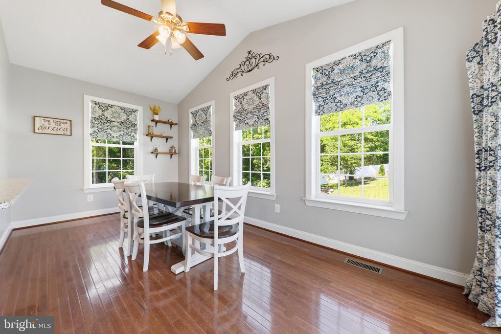 28 STONE RIVER COURT